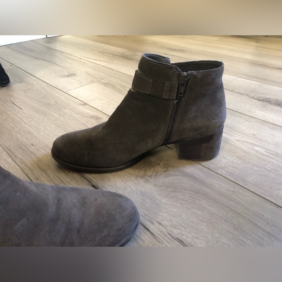 NATURALIZER Drewe Suede Buckle Bootie - Size 9 - Picture 8 of 11